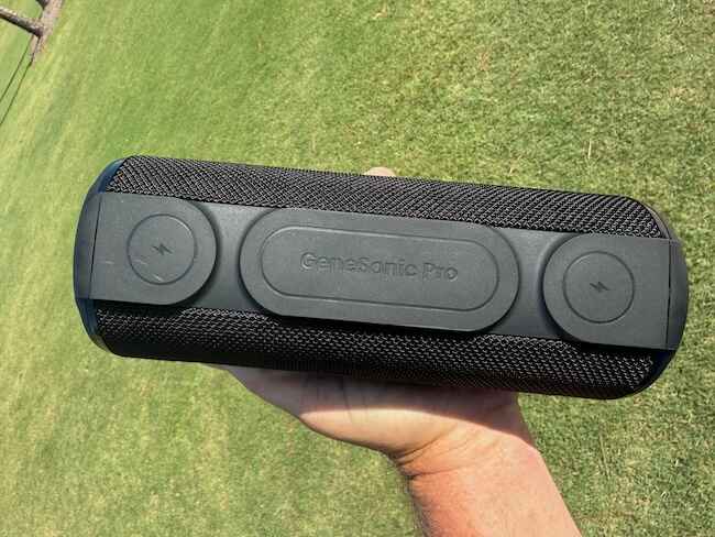 Magnets On The Back Of The Mileseey GeneSonic Pro Magnets On The Back Of The Mileseey GeneSonic Pro